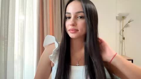 Snapshot of vixy_luna chatting on 04/13/26, 03:28 Miss Mia online show from 04/13/26, 03:28