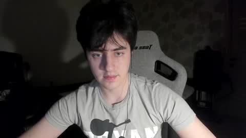 Snapshot of vlad1605 chatting on 03/16/26, 04:33 Martin online show from 03/16/26, 04:33