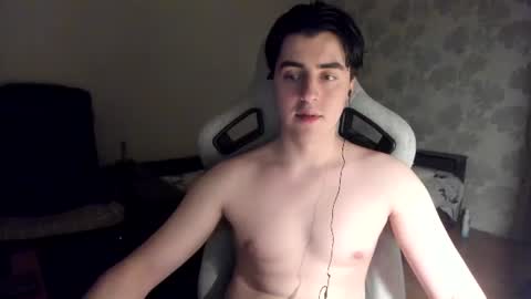 Snapshot of vlad1605 chatting on 06/17/26, 12:35 Martin online show from 06/17/26, 12:35