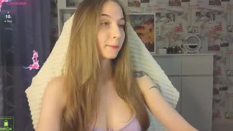 Snapshot of vlad1zy chatting on 11/05/25, 05:13 Vlada online show from 11/05/25, 05:13