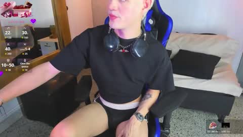 Snapshot of vladhellsing4 chatting on 03/21/26, 03:04 Vlad online show from 03/21/26, 03:04