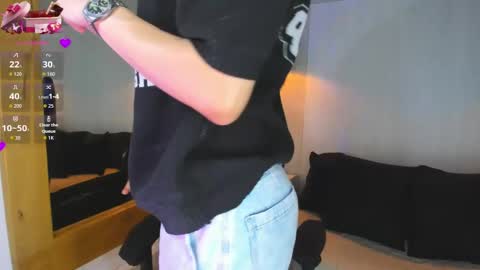 Snapshot of vladhellsing4 chatting on 03/30/26, 02:40 Vlad online show from 03/30/26, 02:40