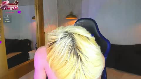 Snapshot of vladhellsing4 chatting on 04/12/26, 04:23 Vlad online show from 04/12/26, 04:23