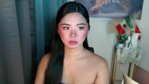 Snapshot of voganmarie chatting on 06/20/26, 01:30 voganmarie online show from 06/20/26, 01:30
