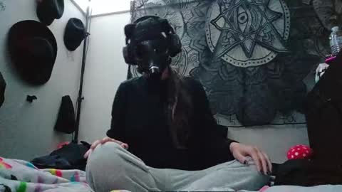 Snapshot of voidbunni chatting on 04/25/26, 01:03 voidbunni online show from 04/25/26, 01:03