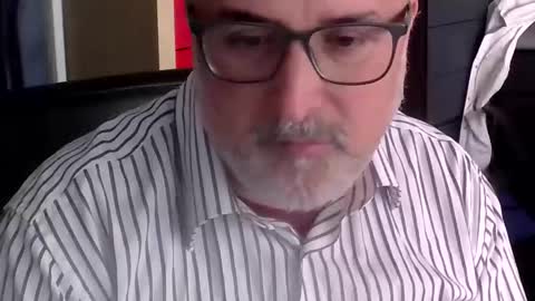 Snapshot of volpi72 chatting on 04/15/26, 10:33 volpi72 online show from 04/15/26, 10:33