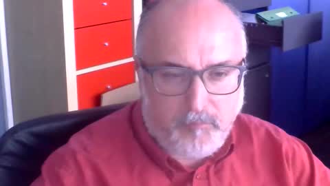 Snapshot of volpi72 chatting on 04/30/26, 11:05 volpi72 online show from 04/30/26, 11:05