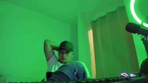 Snapshot of volt_boy57 chatting on 11/04/25, 05:50 volt_boy57 online show from 11/04/25, 05:50