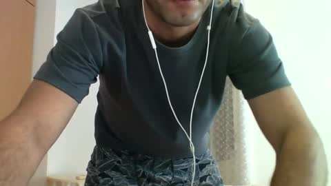 Snapshot of volve5 chatting on 12/22/24, 11:33 volve5 online show from 12/22/24, 11:33