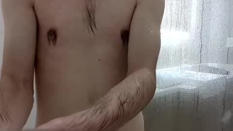 Snapshot of vonaris chatting on 01/06/25, 12:05 Vonaris online show from 01/06/25, 12:05