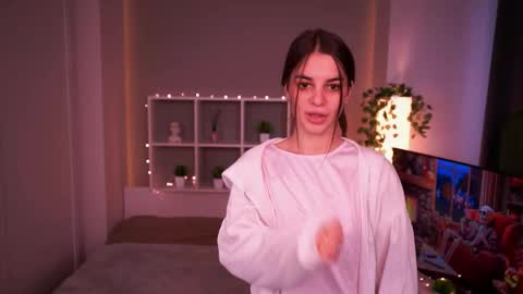 Snapshot of vondapeake chatting on 11/08/25, 06:57 Sofia online show from 11/08/25, 06:57