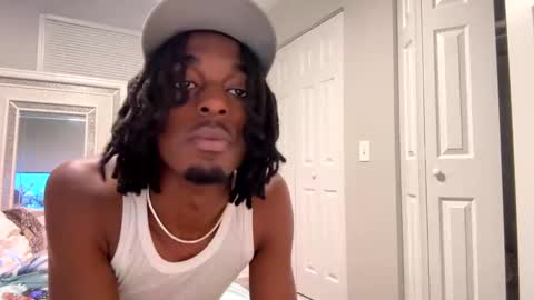 Snapshot of vonnieeb2x chatting on 10/15/25, 05:18 vonnieeb2x online show from 10/15/25, 05:18