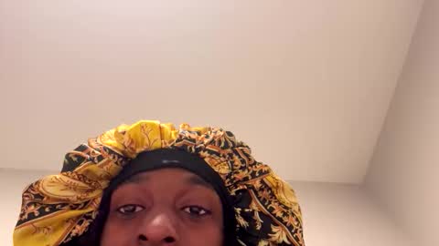 Snapshot of vonnieeb2x chatting on 11/24/25, 03:39 vonnieeb2x online show from 11/24/25, 03:39