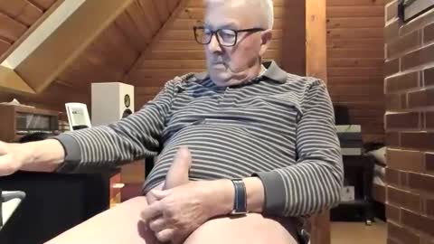 Snapshot of vonrex1 chatting on 12/25/24, 04:54 heinz online show from 12/25/24, 04:54