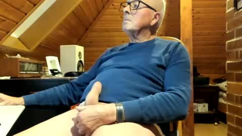 Snapshot of vonrex1 chatting on 12/31/24, 04:14 heinz online show from 12/31/24, 04:14