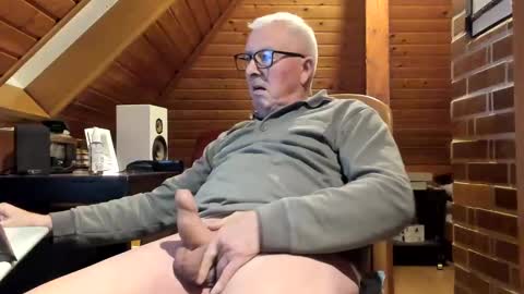 Snapshot of vonrex1 chatting on 01/15/25, 04:43 heinz online show from 01/15/25, 04:43