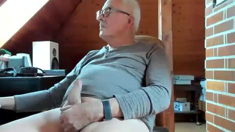 Snapshot of vonrex1 chatting on 02/25/25, 04:21 heinz online show from 02/25/25, 04:21