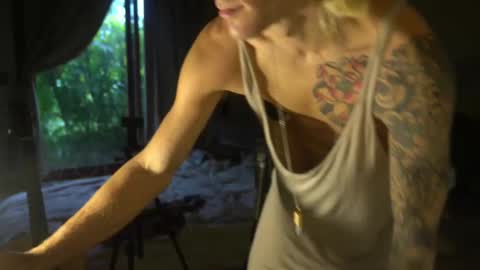 Voodoo and Lucy online show from 09/28/25, 11:43