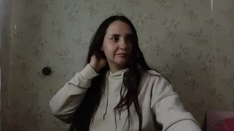 Snapshot of voulezvous_angel chatting on 04/03/26, 08:01 voulezvous_angel online show from 04/03/26, 08:01