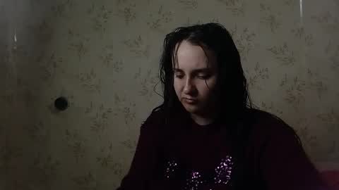 Snapshot of voulezvous_angel chatting on 04/04/26, 01:48 voulezvous_angel online show from 04/04/26, 01:48