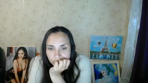 Snapshot of voulezvous_angel chatting on 05/29/26, 05:05 voulezvous_angel online show from 05/29/26, 05:05