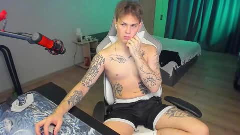 Snapshot of vova_belkin_ chatting on 10/14/25, 09:32 vova online show from 10/14/25, 09:32