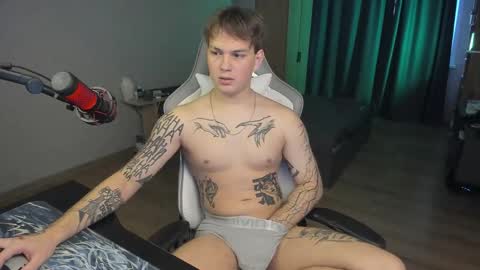 Snapshot of vova_belkin_ chatting on 10/31/25, 11:00 vova online show from 10/31/25, 11:00