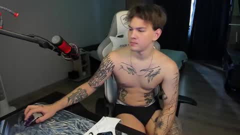 Snapshot of vova_belkin_ chatting on 11/07/25, 10:15 vova online show from 11/07/25, 10:15