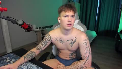 Snapshot of vova_belkin_ chatting on 11/25/25, 12:05 vova online show from 11/25/25, 12:05