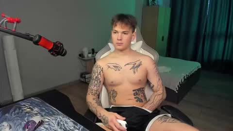 Snapshot of vova_belkin_ chatting on 12/04/25, 11:30 vova online show from 12/04/25, 11:30