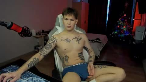 Snapshot of vova_belkin_ chatting on 12/17/25, 10:21 vova online show from 12/17/25, 10:21