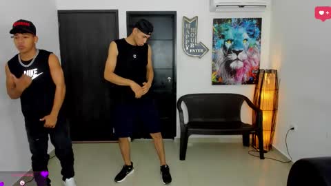 voyeurism_guys online show from 11/25/25, 10:54