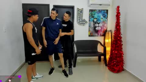 voyeurism_guys online show from 11/27/25, 11:07