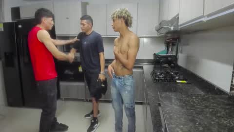 Snapshot of voyeurism_guys chatting on 03/16/26, 12:06 voyeurism_guys online show from 03/16/26, 12:06