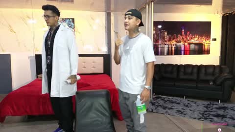 Snapshot of voyeurism_guys chatting on 04/10/26, 11:09 voyeurism_guys online show from 04/10/26, 11:09