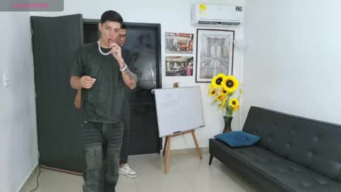 Snapshot of voyeurism_guys chatting on 04/14/26, 11:11 voyeurism_guys online show from 04/14/26, 11:11