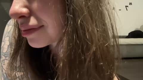 voyliza online show from 12/02/25, 12:05