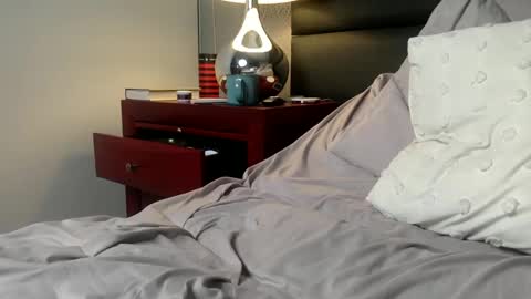 Enjoy guys of all ages if you are not on cam please dont ask for requests if i dont respond dont think im ignoring you i online show from 03/11/25, 11:15