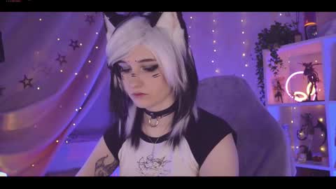 Snapshot of vronnier chatting on 02/15/25, 06:44 vronnier online show from 02/15/25, 06:44