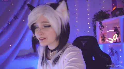 Snapshot of vronnier chatting on 03/08/25, 03:56 vronnier online show from 03/08/25, 03:56