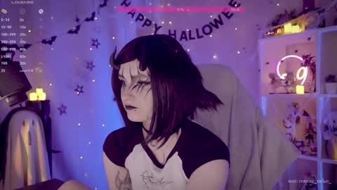 Snapshot of vronnier chatting on 11/01/25, 05:15 vronnier online show from 11/01/25, 05:15