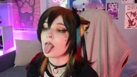 Snapshot of vronnier chatting on 04/14/26, 03:18 vronnier online show from 04/14/26, 03:18