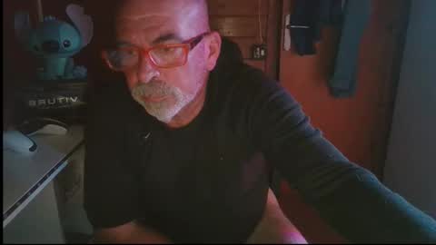 oscar online show from 10/09/25, 10:41