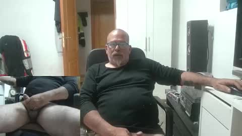 Snapshot of vuda77 chatting on 03/28/26, 07:57 oscar online show from 03/28/26, 07:57