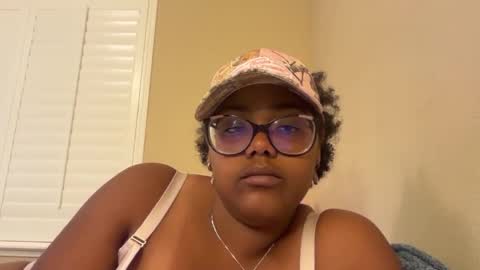 Snapshot of vudrix chatting on 04/23/26, 06:03 Lauren online show from 04/23/26, 06:03