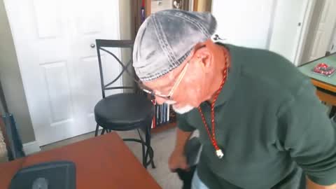 Snapshot of vueuorme chatting on 12/17/24, 06:53 Vueuorme online show from 12/17/24, 06:53