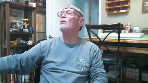 Snapshot of vueuorme chatting on 01/19/25, 03:42 Vueuorme online show from 01/19/25, 03:42