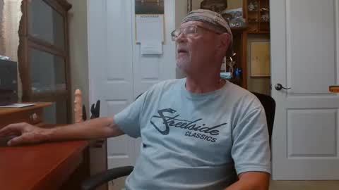 Snapshot of vueuorme chatting on 11/09/25, 02:59 Vueuorme online show from 11/09/25, 02:59