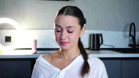 Snapshot of vvilly_wonka chatting on 09/12/25, 01:49 Ethal - thank you for thumb up online show from 09/12/25, 01:49