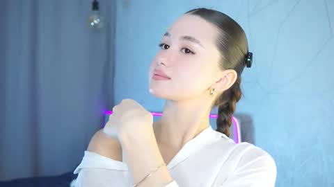 Snapshot of vvilly_wonka chatting on 10/13/25, 01:38 Ethal - thank you for thumb up online show from 10/13/25, 01:38